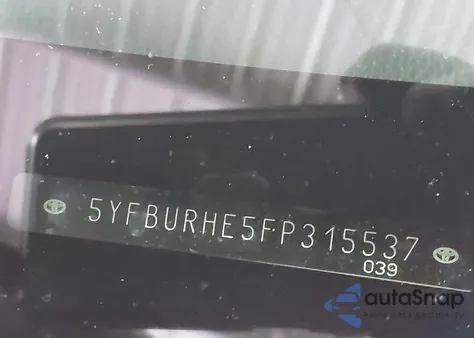 2015 Toyota Corolla Le z USA, uszkodzony, nr VIN 5YFBURHE5FP315537